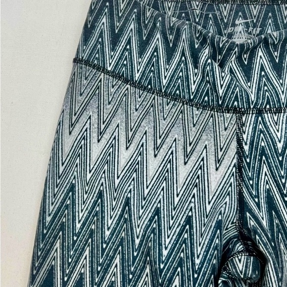 Nike Black and White Dri-FIT Leggings - Picture 3 of 7